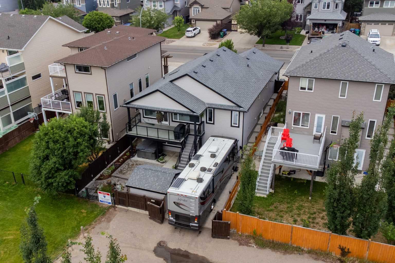 1577 Coalbanks Boulevard W — photo 3