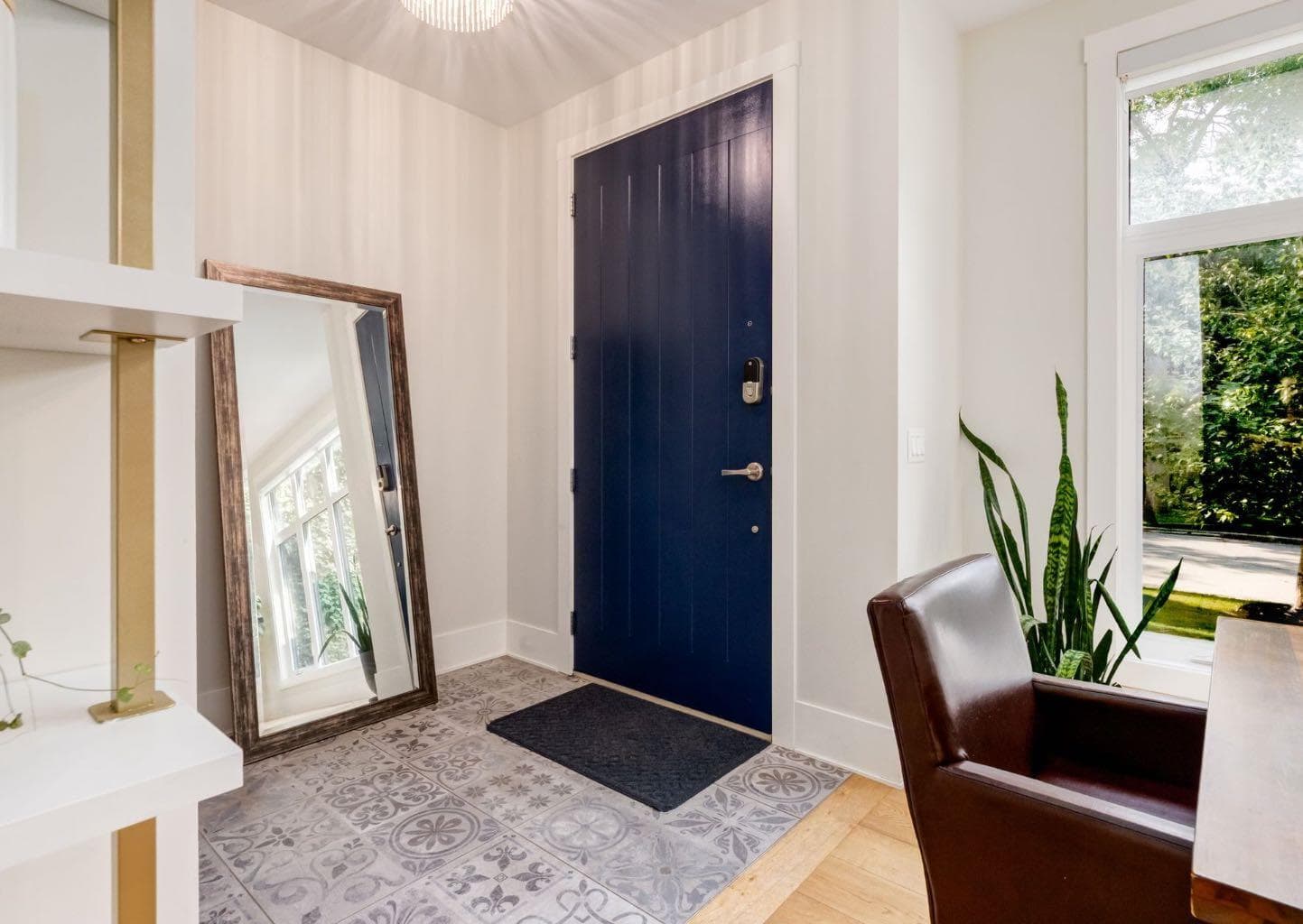 508 14 Avenue NE — photo 3