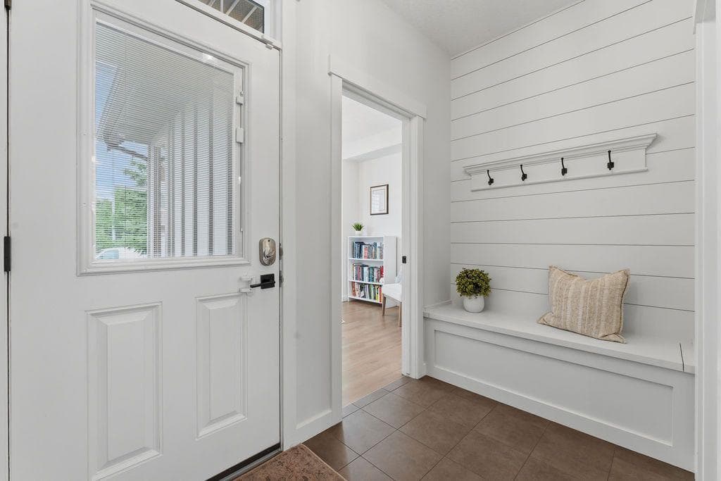 708 Coopers Square SW — photo 3