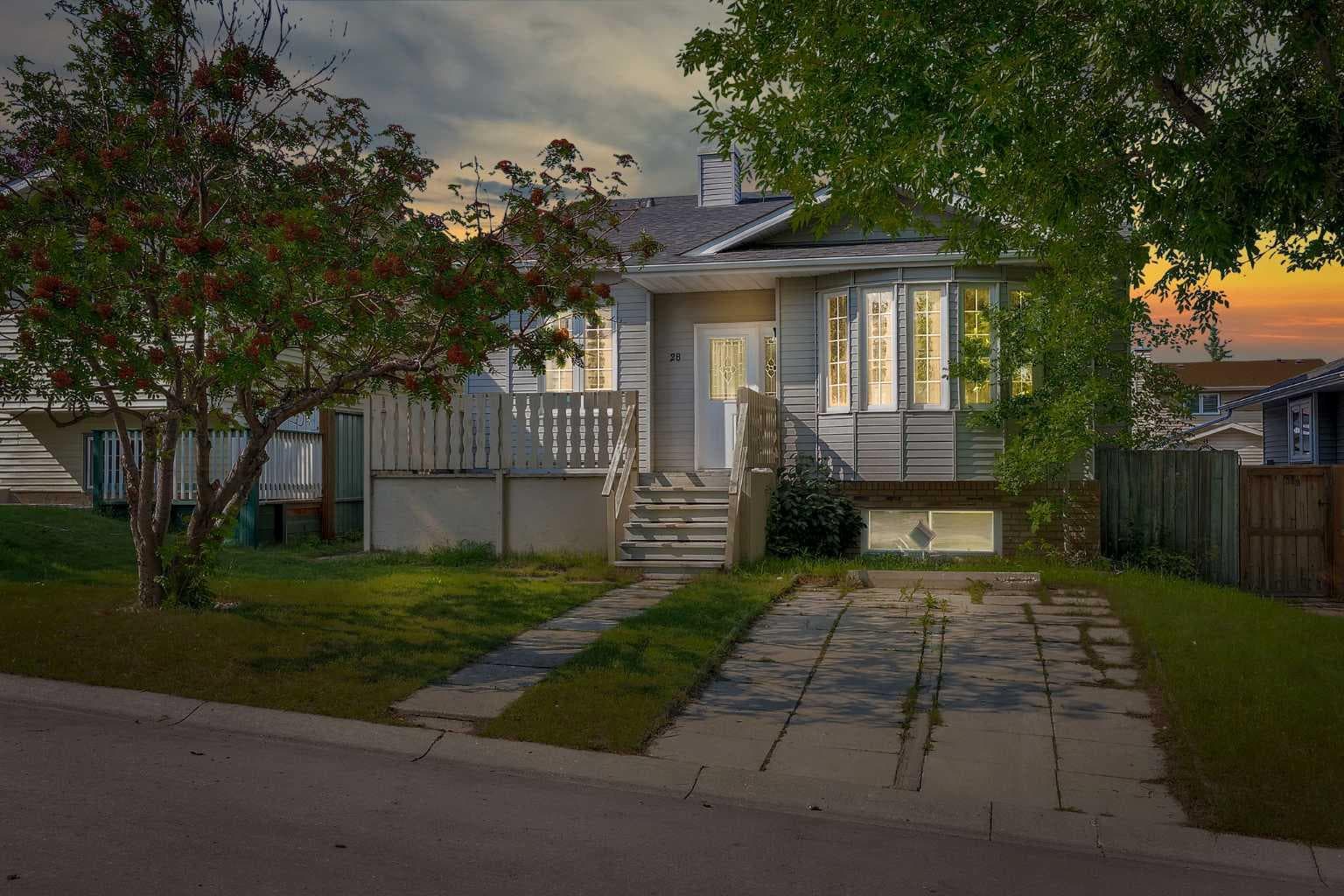 28 Macewan Meadow Link NW — photo 2