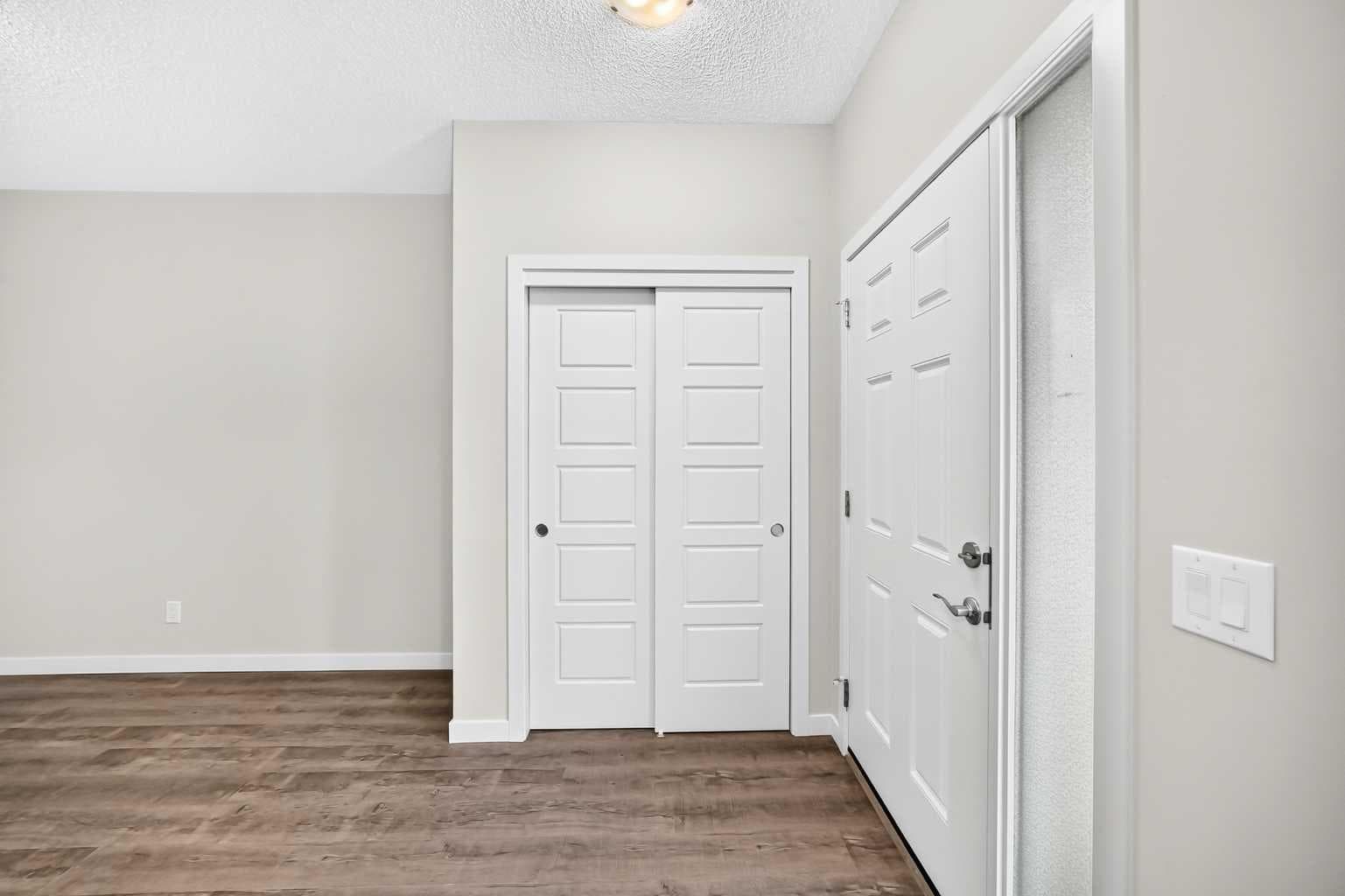 716, 32 Red Embers Parade NE — photo 3