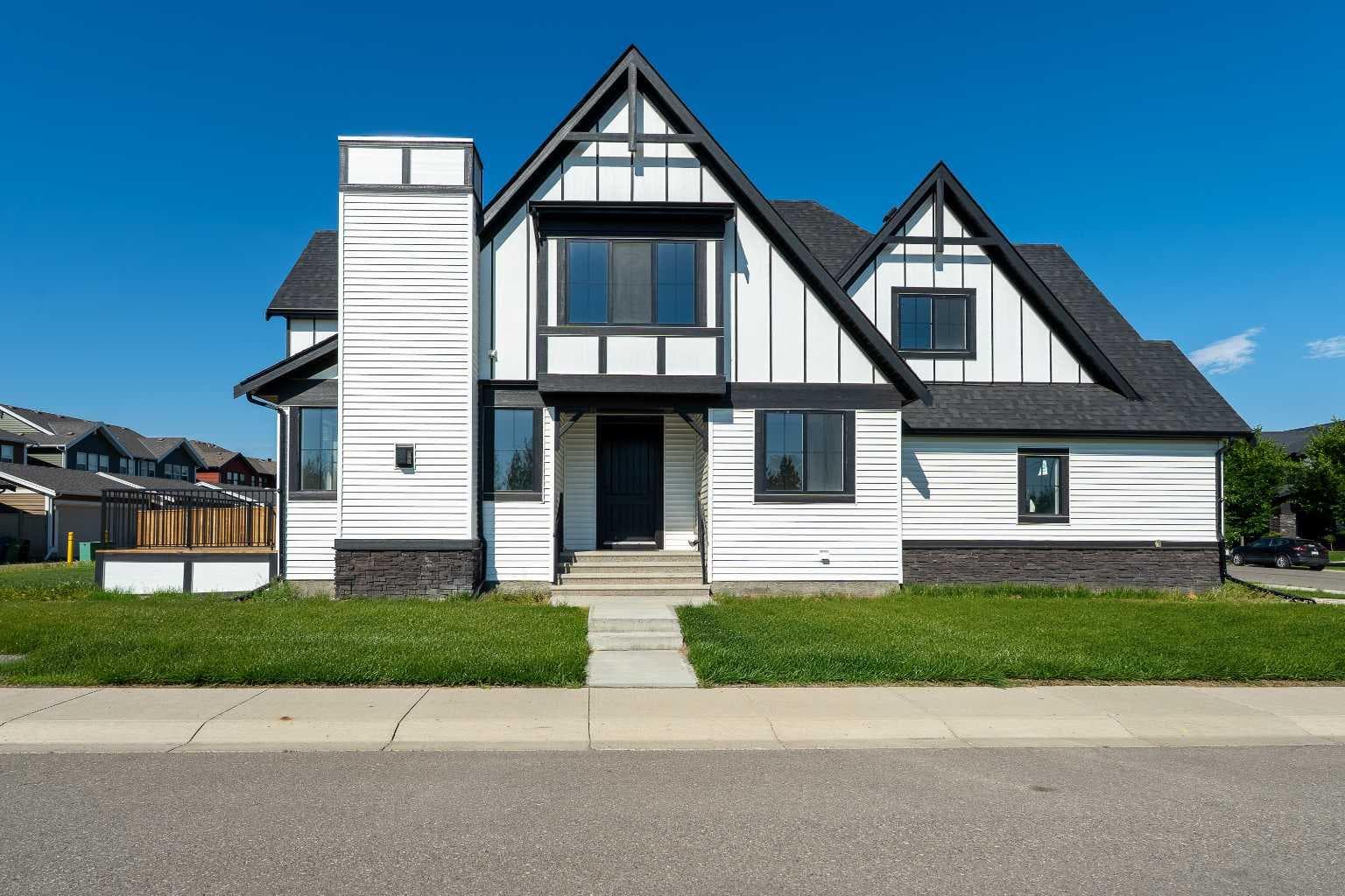1209 Coopers Drive SW — photo 1
