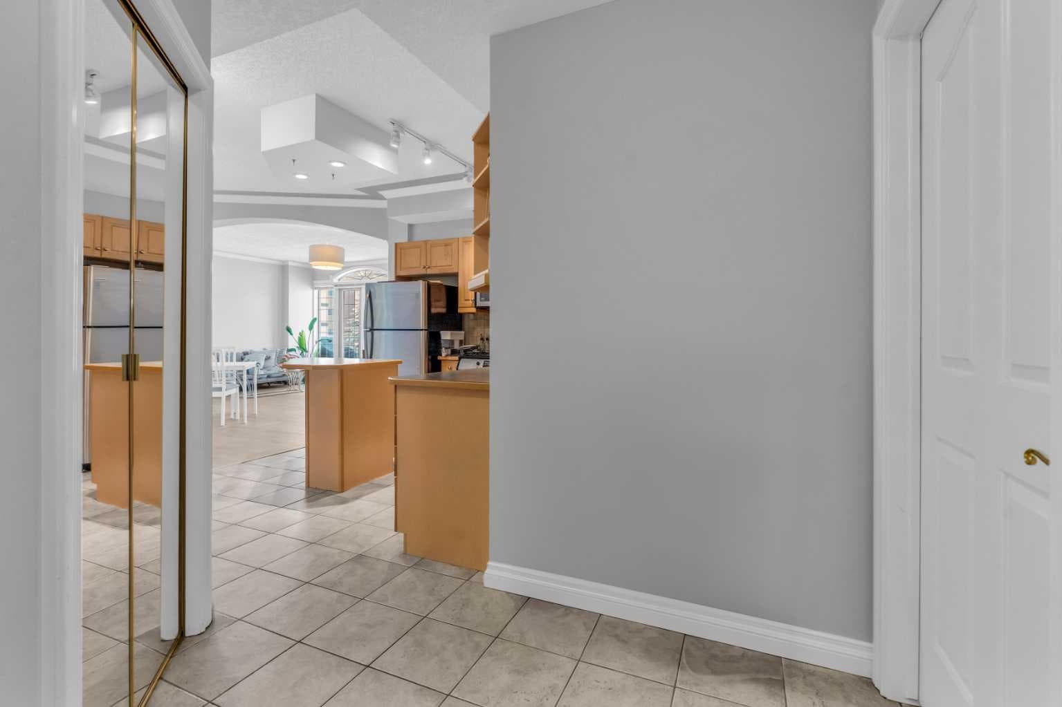 303, 1315 12 Avenue SW — photo 3