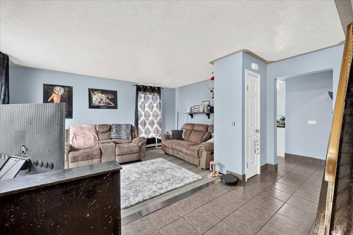 219 Penworth Drive SE — photo 4