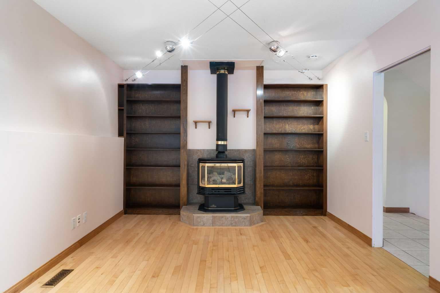 2712 Conrad Drive NW — photo 3