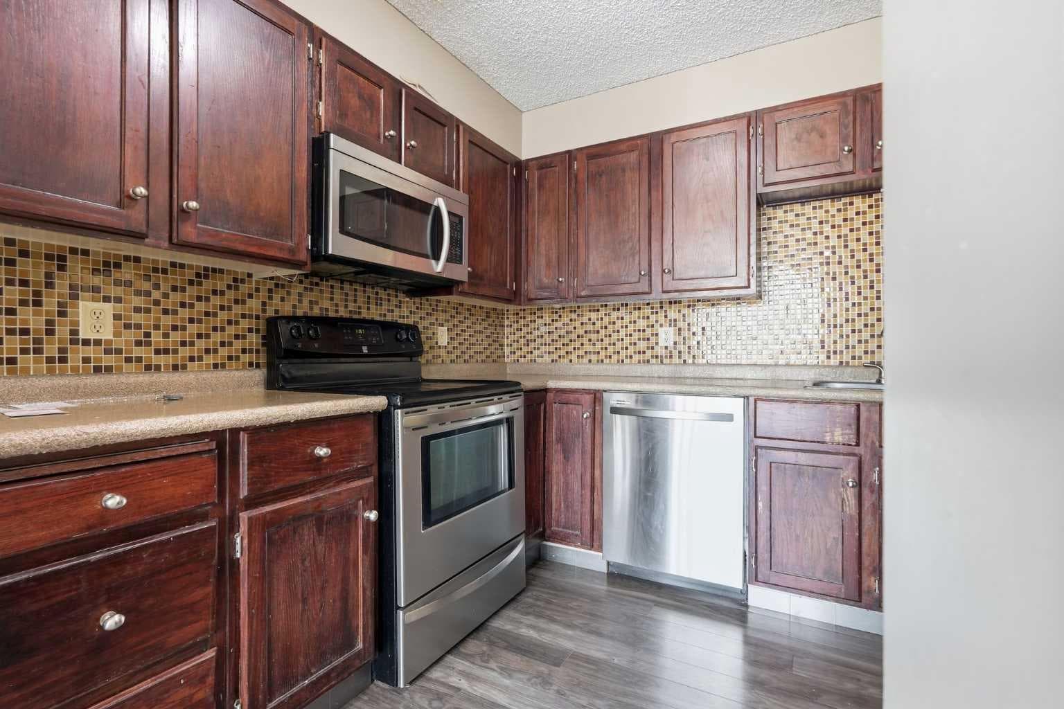 406, 145 Point Drive NW — photo 5