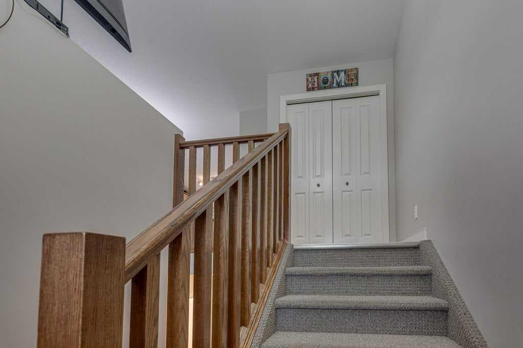 183 Kelloway Crescent — photo 5