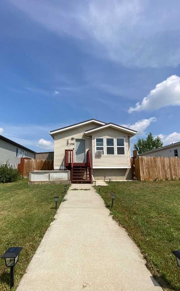 1708 2 Avenue E — photo 2