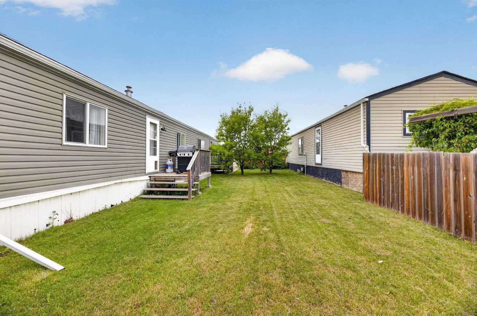 62 Highfield Close — photo 4