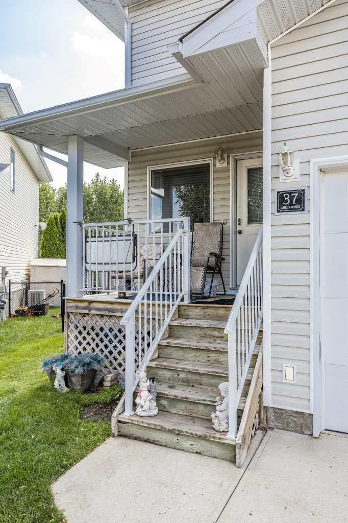 37 Northlands Crescent NE — photo 3