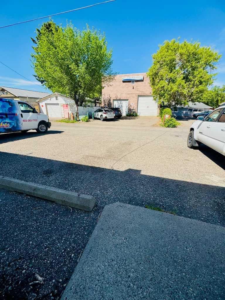 256 13 Street N — photo 5