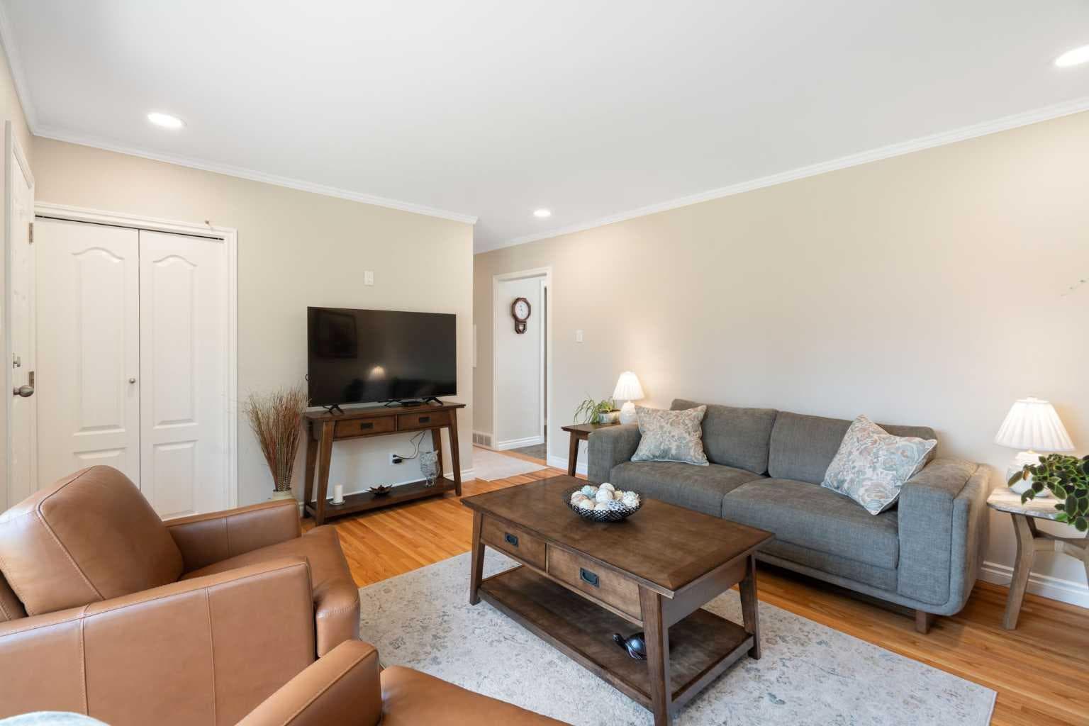 15 Carmangay Crescent NW — photo 4