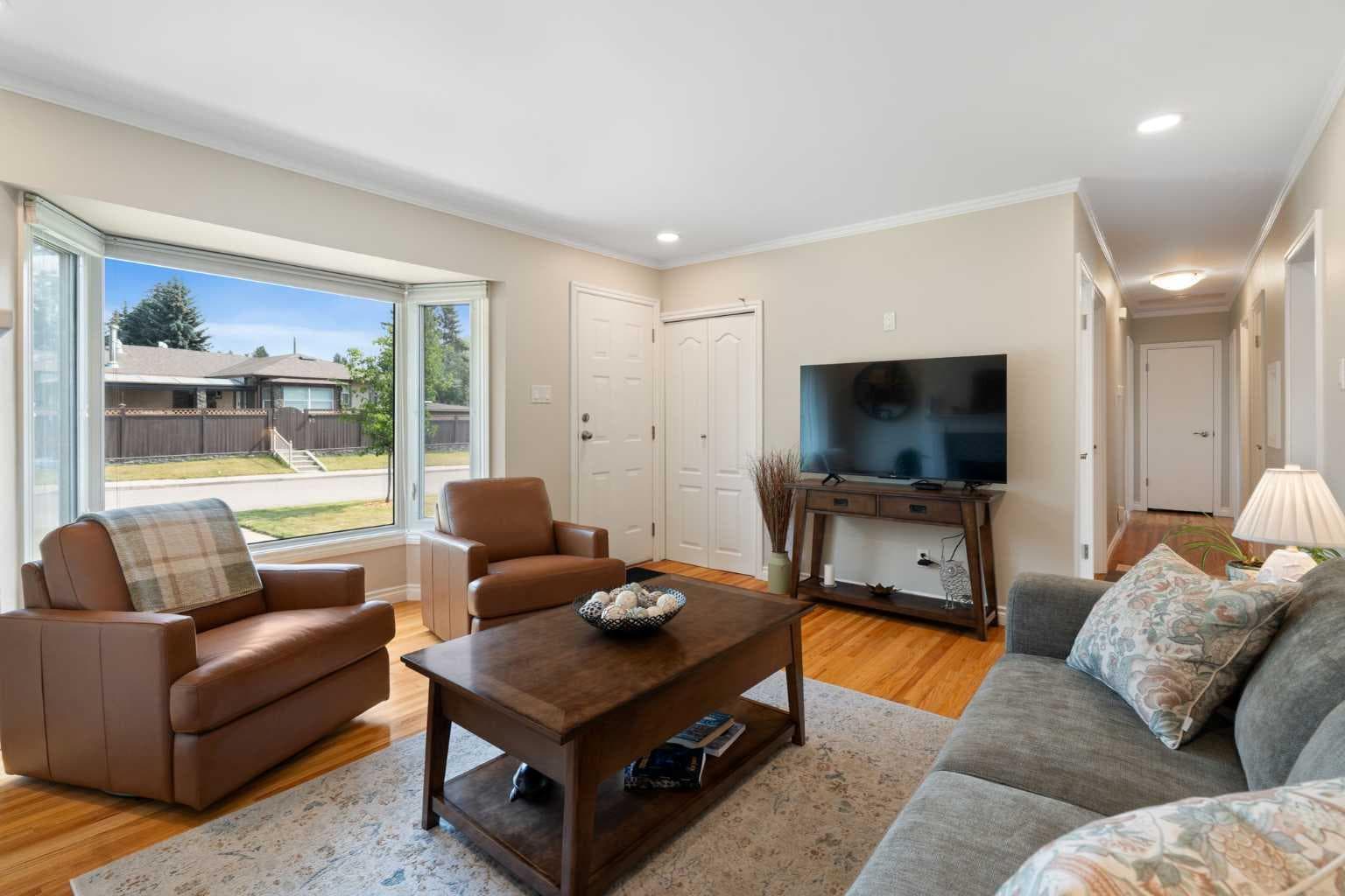 15 Carmangay Crescent NW — photo 5