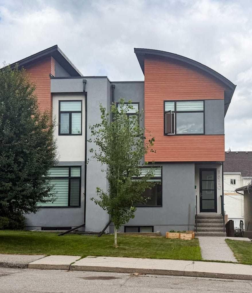 1820 37 Avenue SW — photo 1