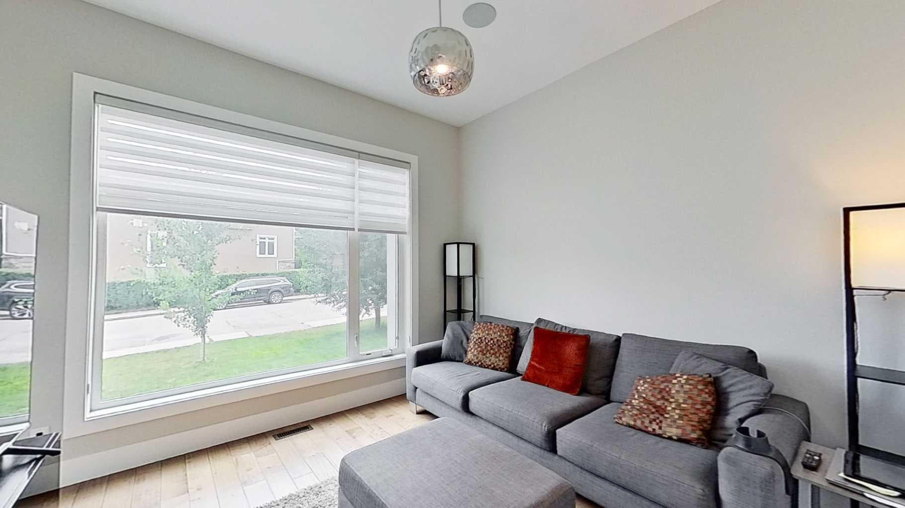 1820 37 Avenue SW — photo 4