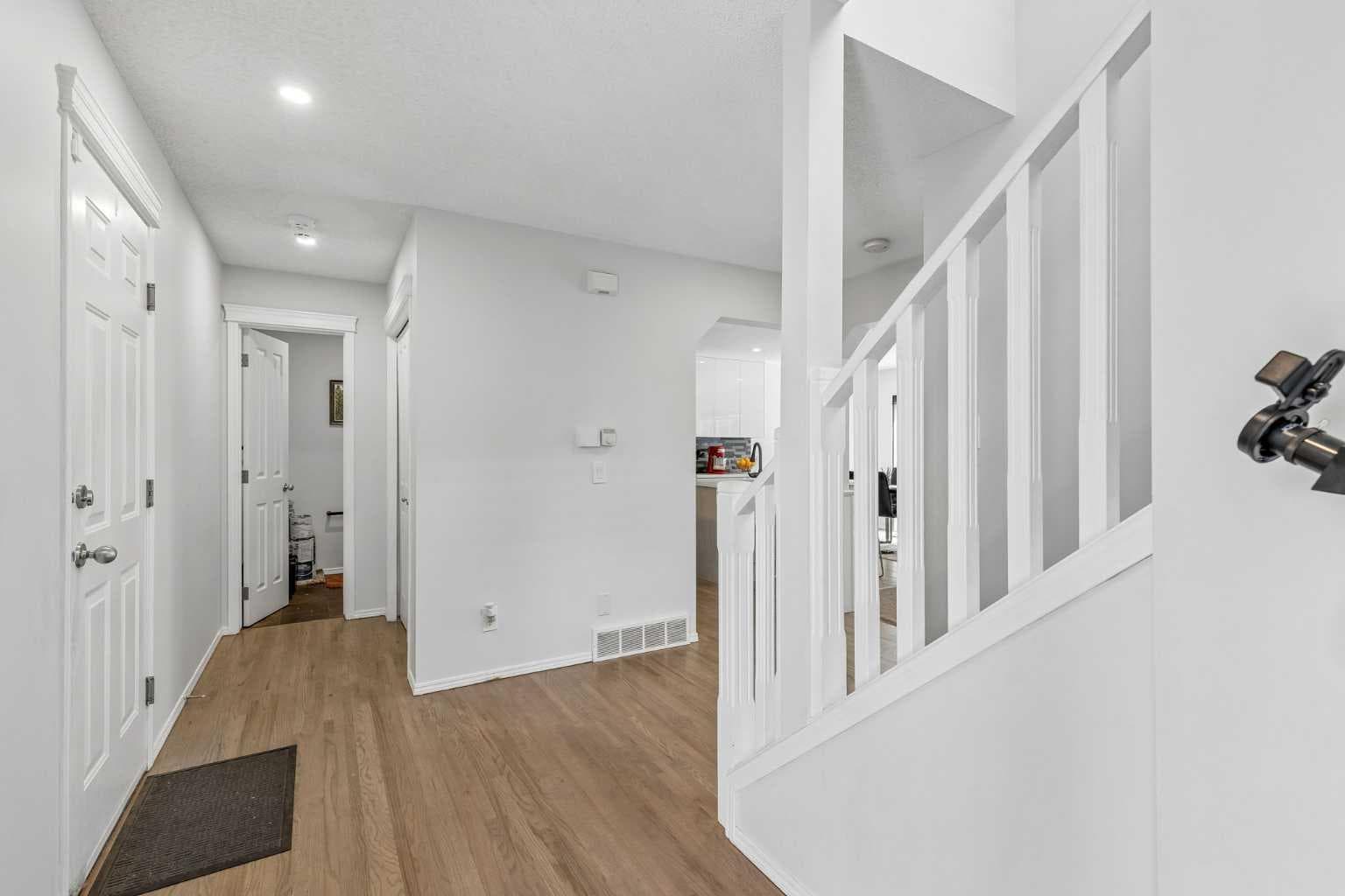 60 Cranfield Park SE — photo 3