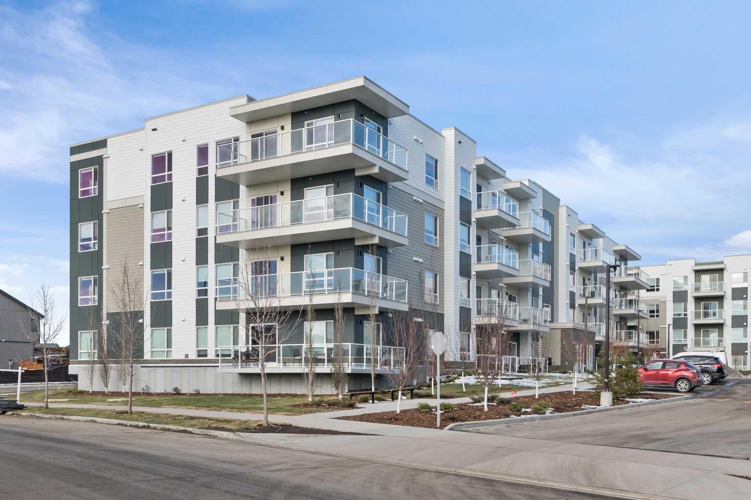 3205, 220 Seton Grove SE — photo 1