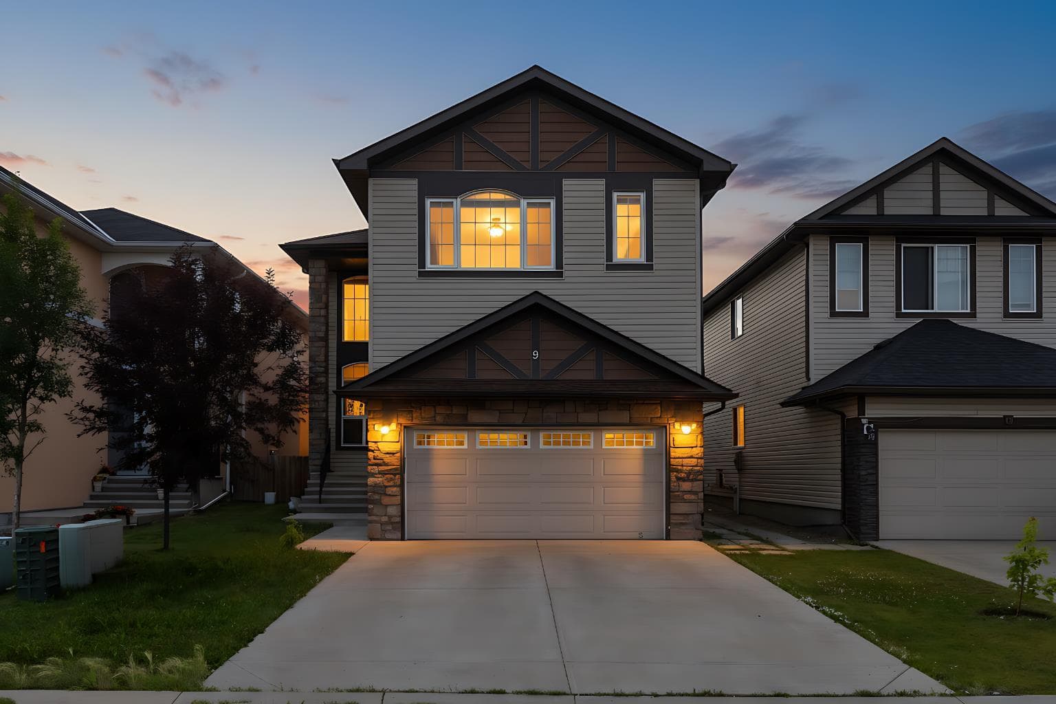 9 Saddlelake Grove NE — photo 1