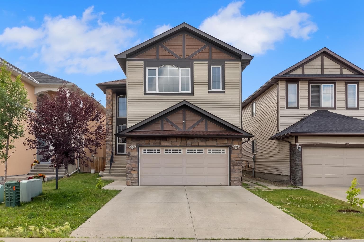 9 Saddlelake Grove NE — photo 2