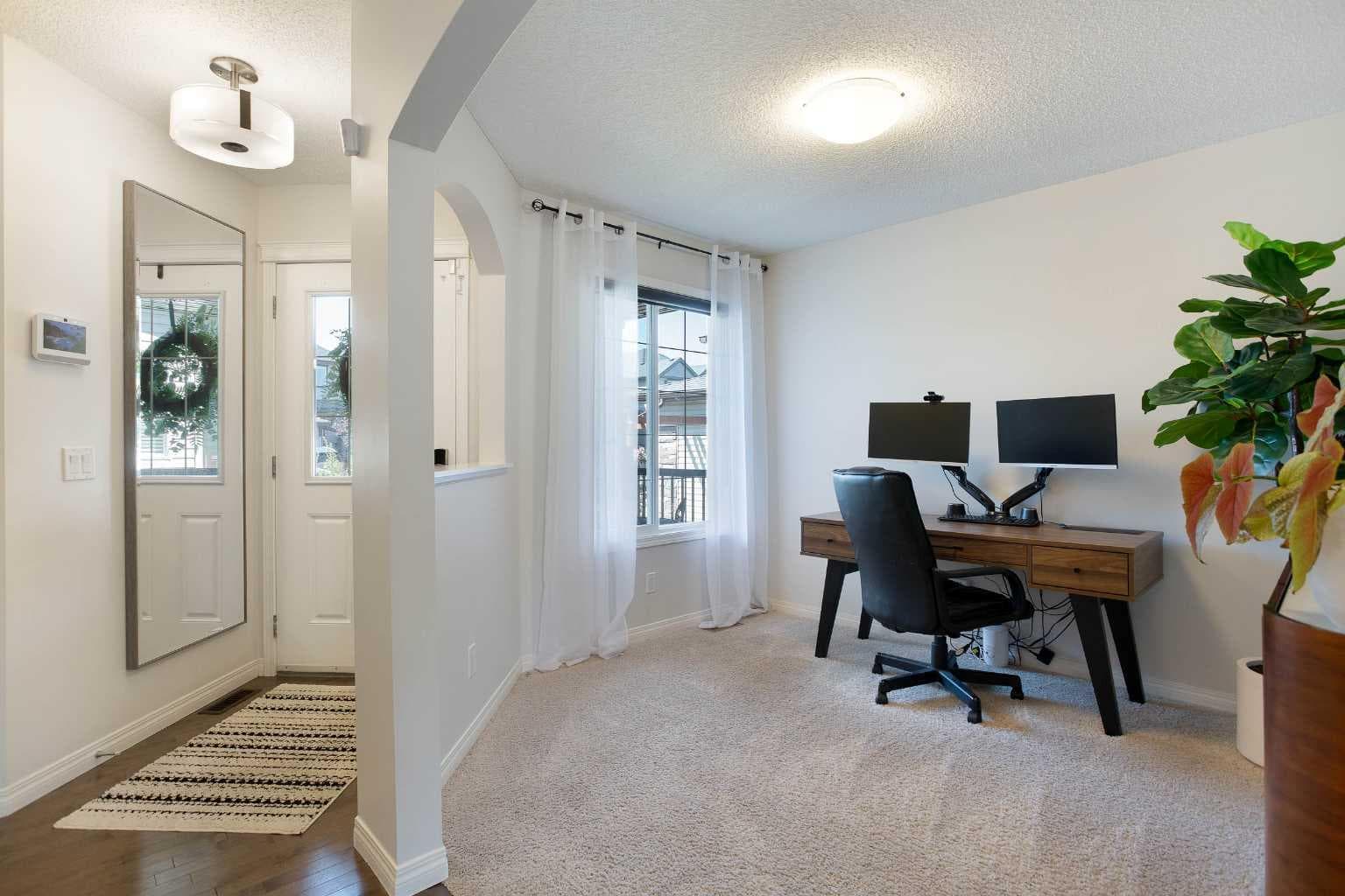 2363 Baywater Crescent SW — photo 2