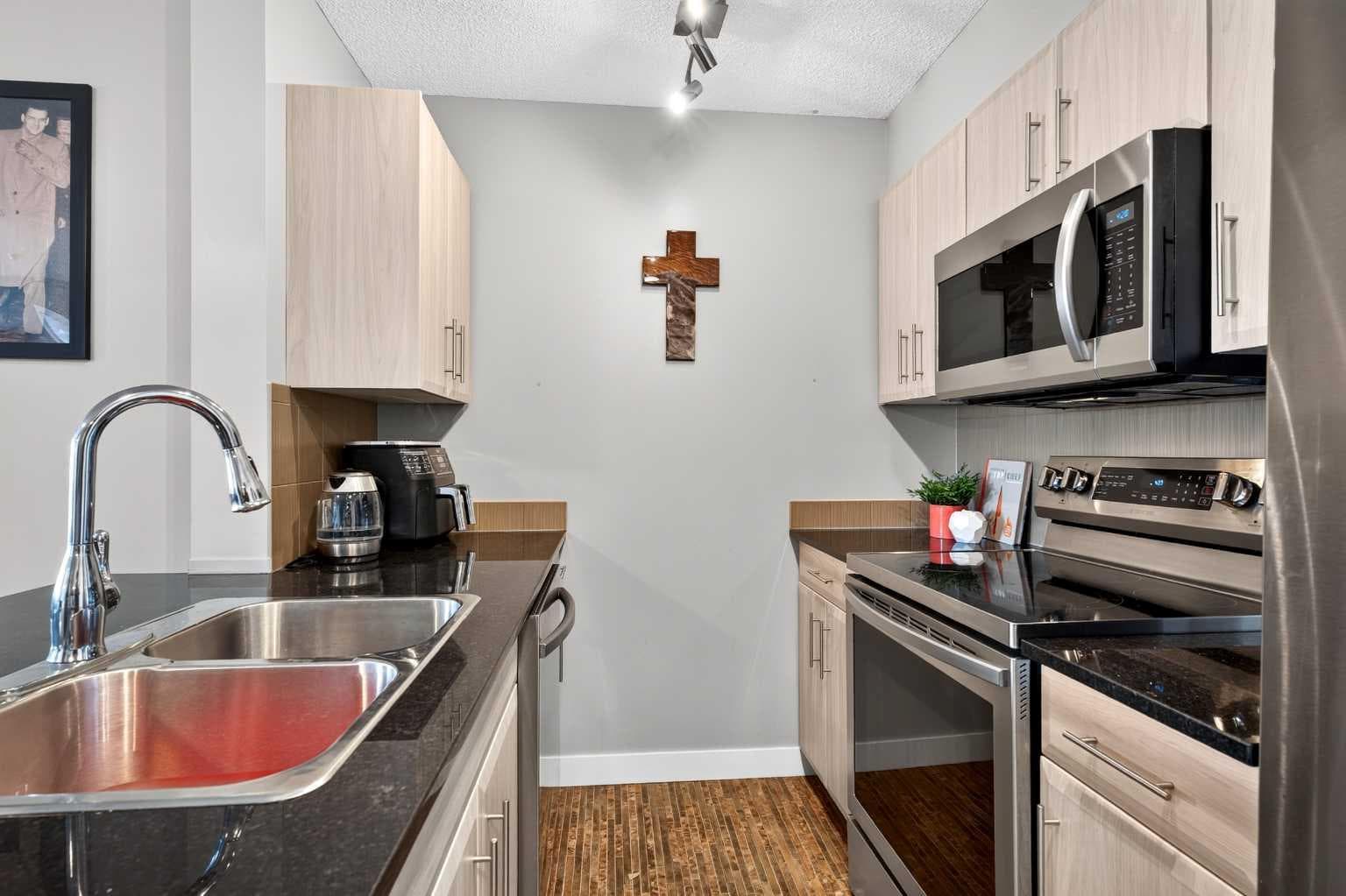 2403, 403 Mackenzie Way SW — photo 5