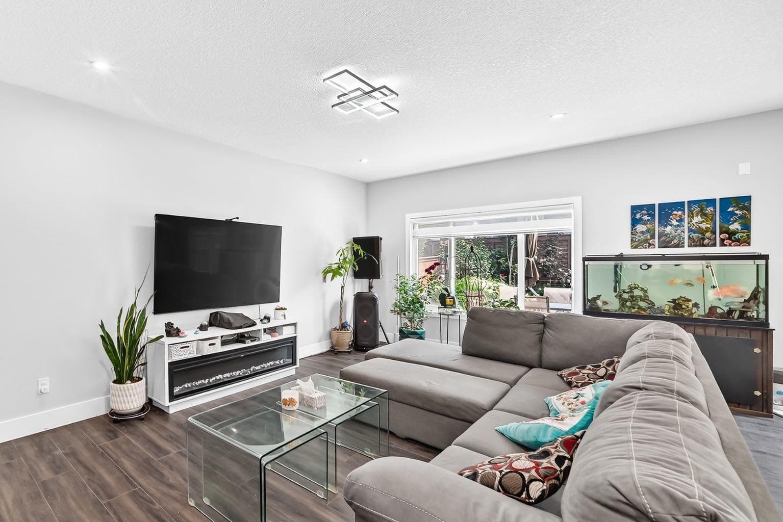 86 Carringvue Manor NW — photo 3