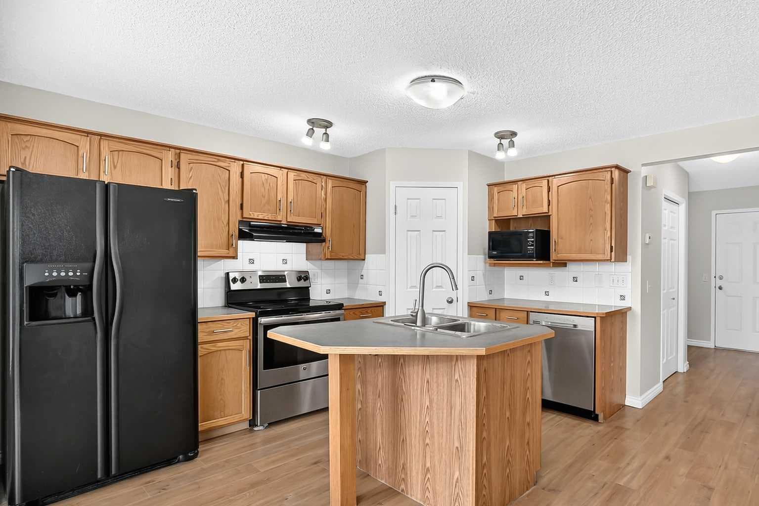 247 Covington Close NE — photo 4