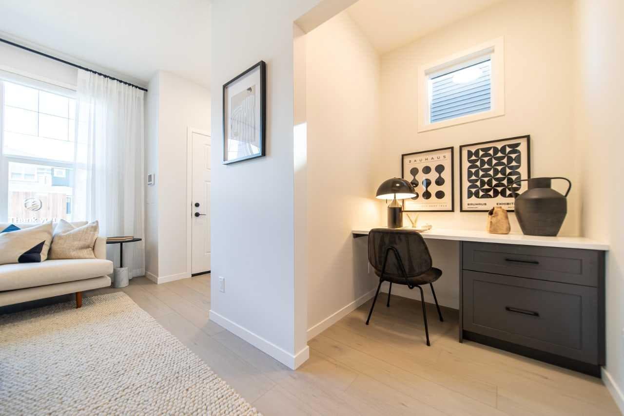 524 Tekarra Drive NW — photo 5