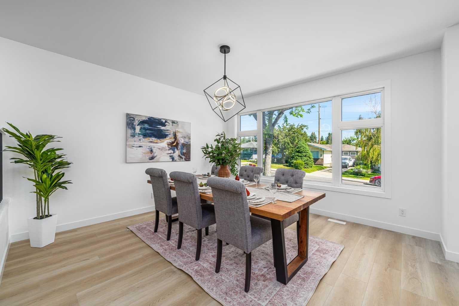 421 Hendon Drive NW — photo 3