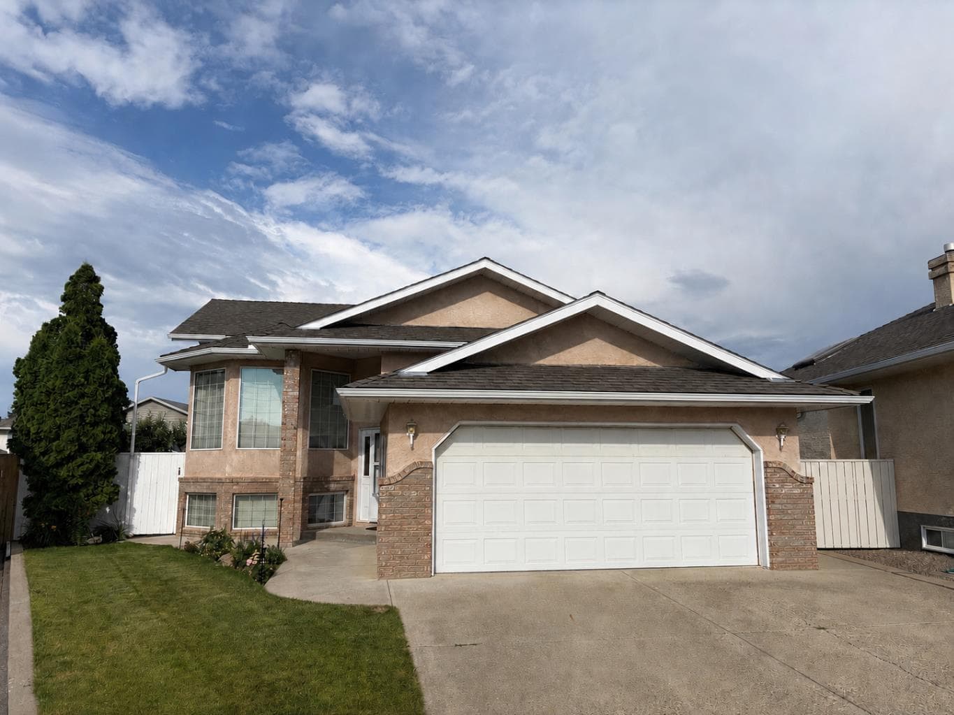 1218 Lakemount Place S — photo 1
