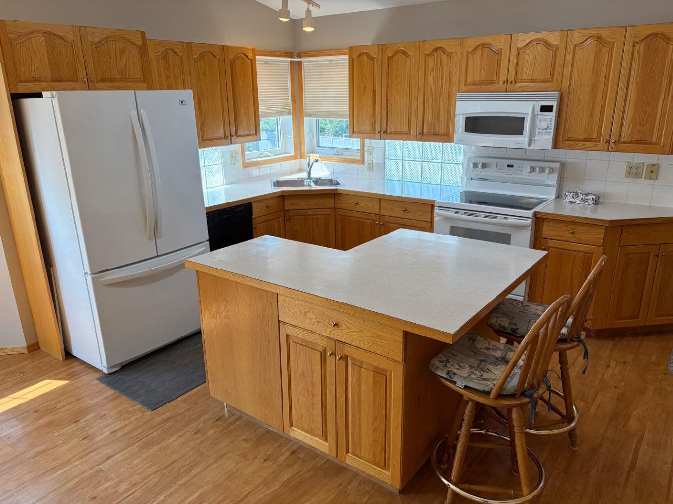 1218 Lakemount Place S — photo 4