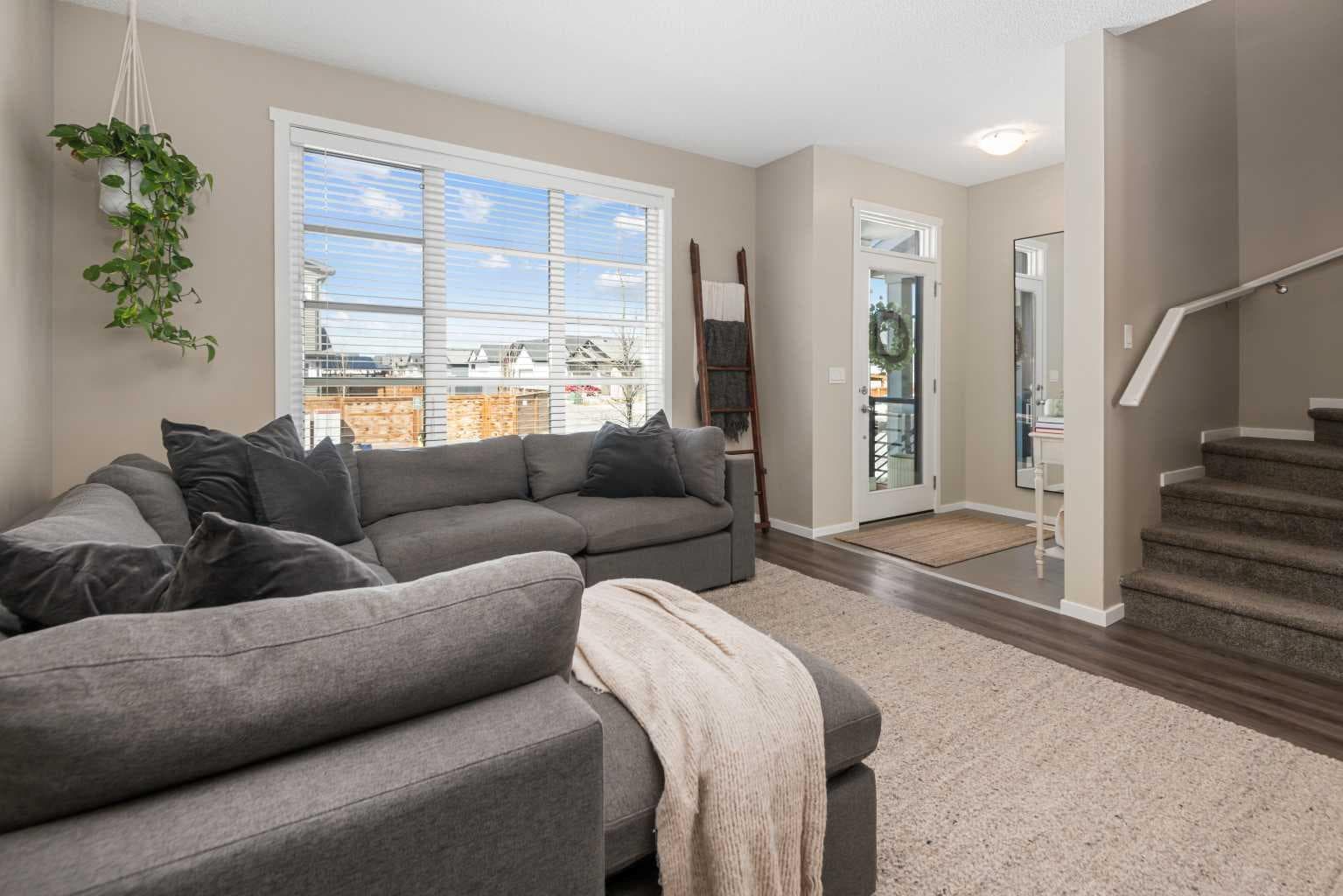 446 Walgrove Way SE — photo 3
