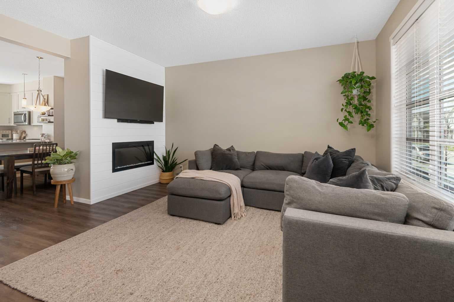446 Walgrove Way SE — photo 4