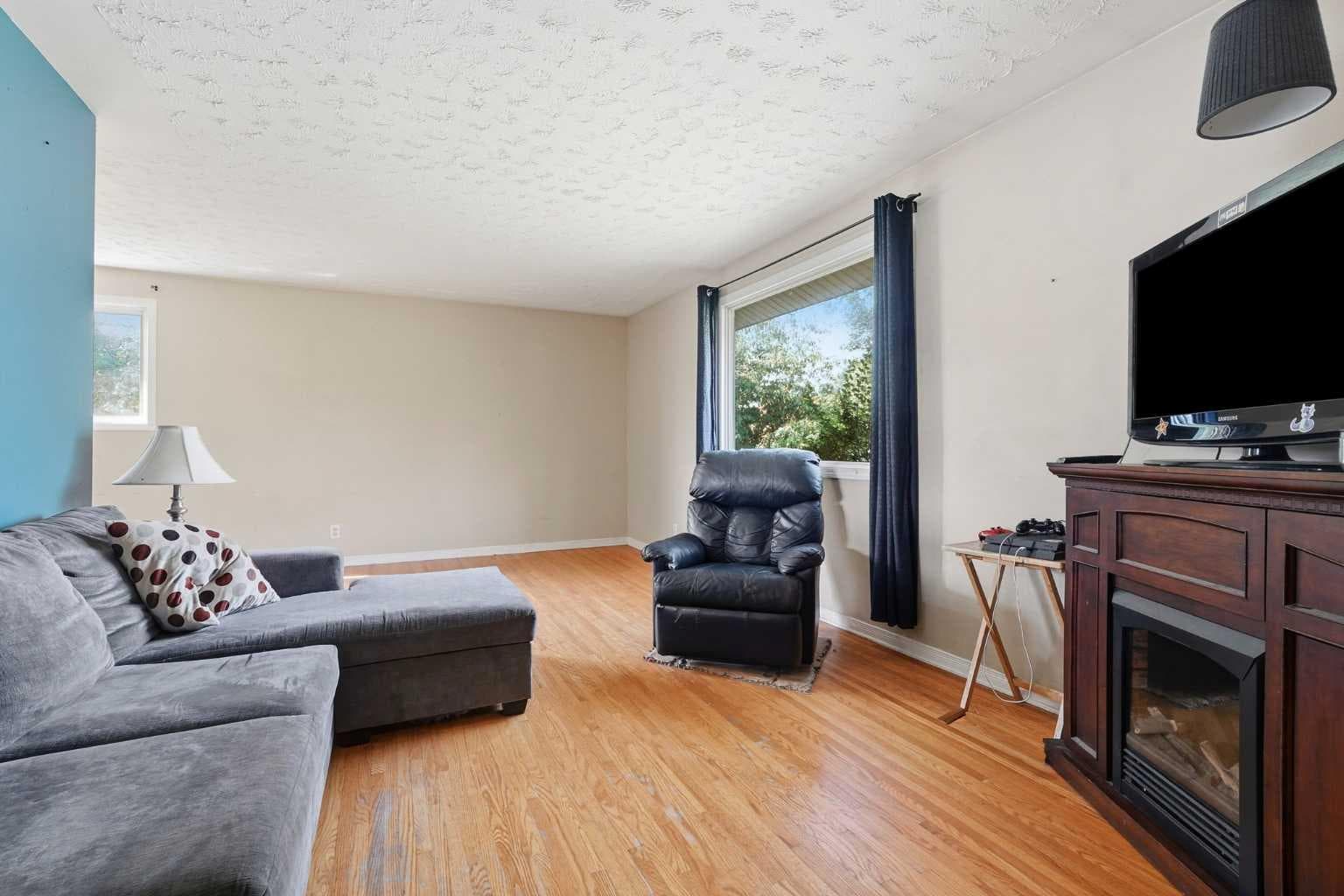 9032 Fairmount Drive SE — photo 4