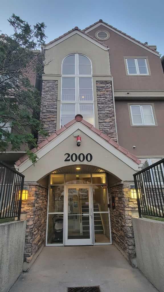 13, 2000 Edenwold Heights NW — photo 2