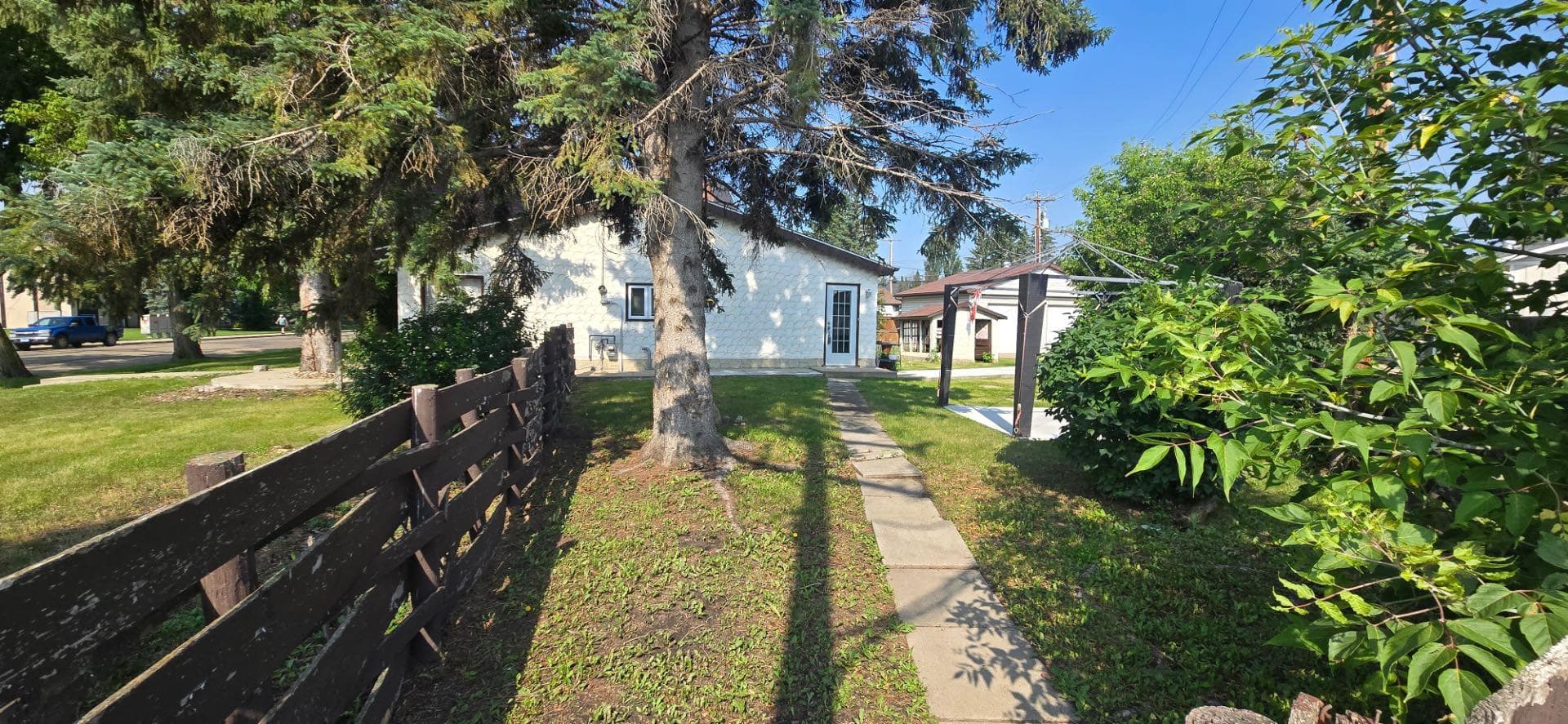4902 52 Street — photo 2