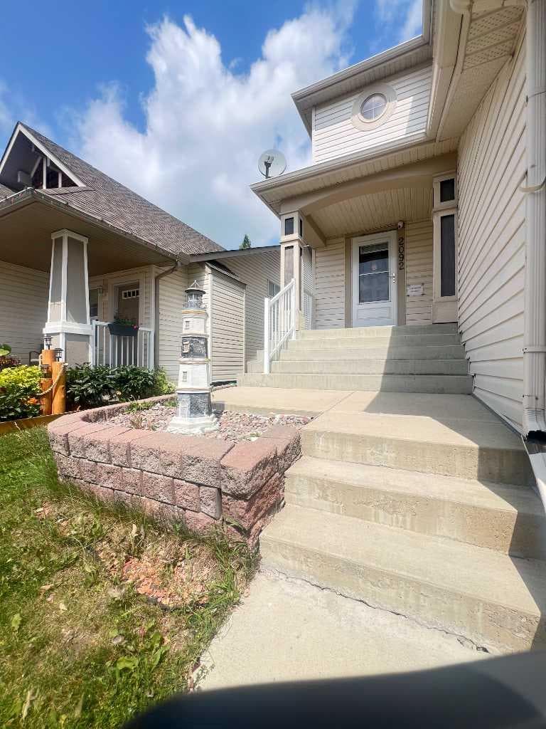 2092 Reunion Boulevard NW — photo 5