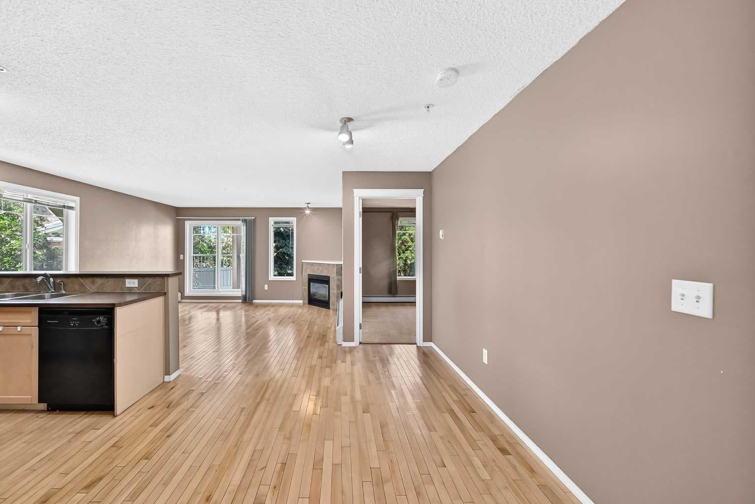 3109, 70 Panamount Drive NW — photo 3
