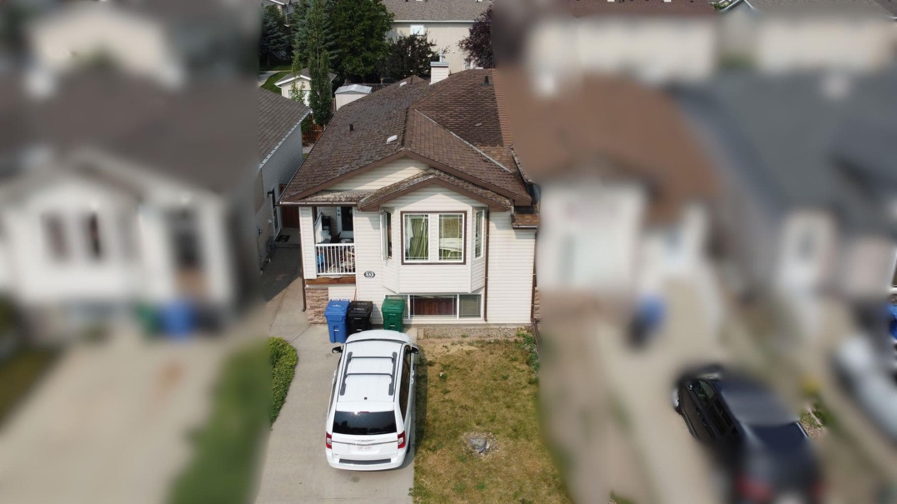 332 Lynx Crescent N — photo 1