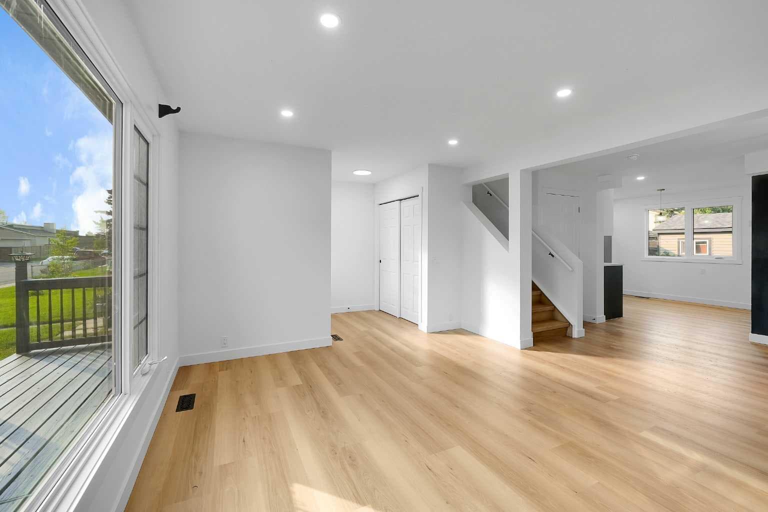 16 Abalone Crescent NE — photo 4