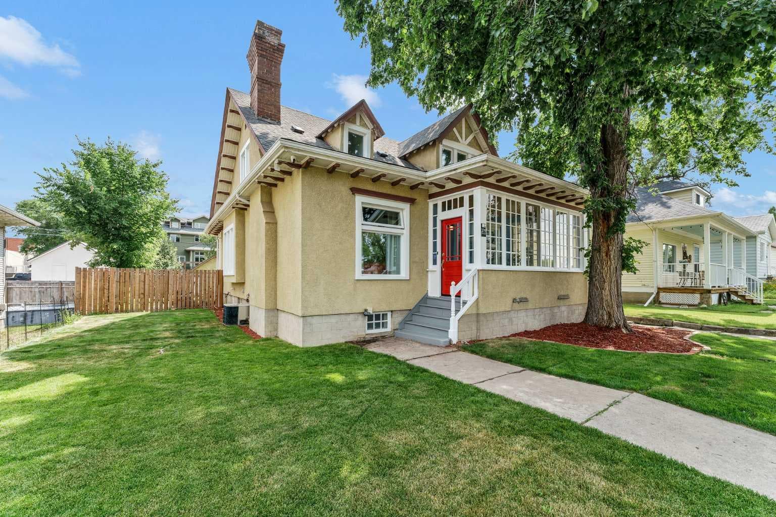 379 5 Street SE — photo 1