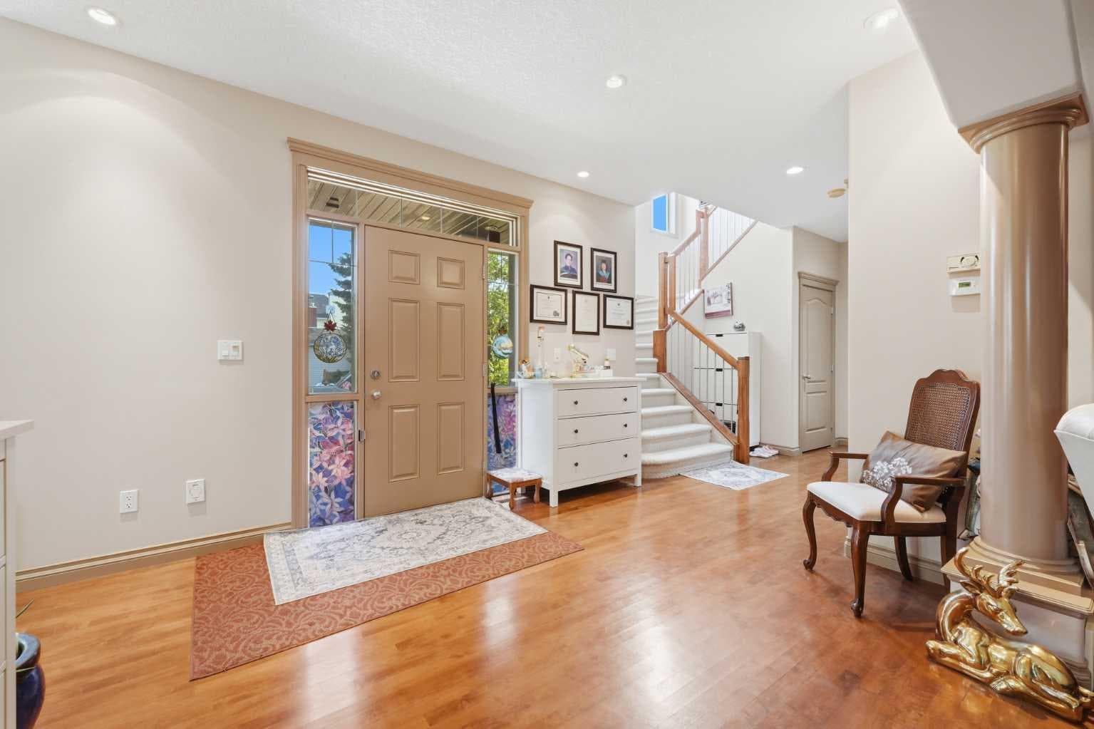 2245 25 Street SW — photo 3