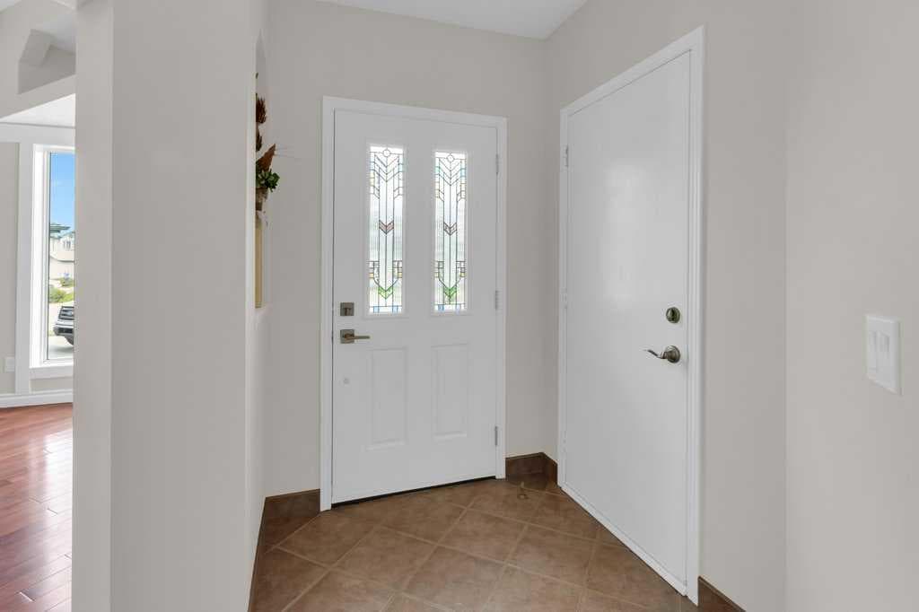 270 Arbour Ridge Park NW — photo 2