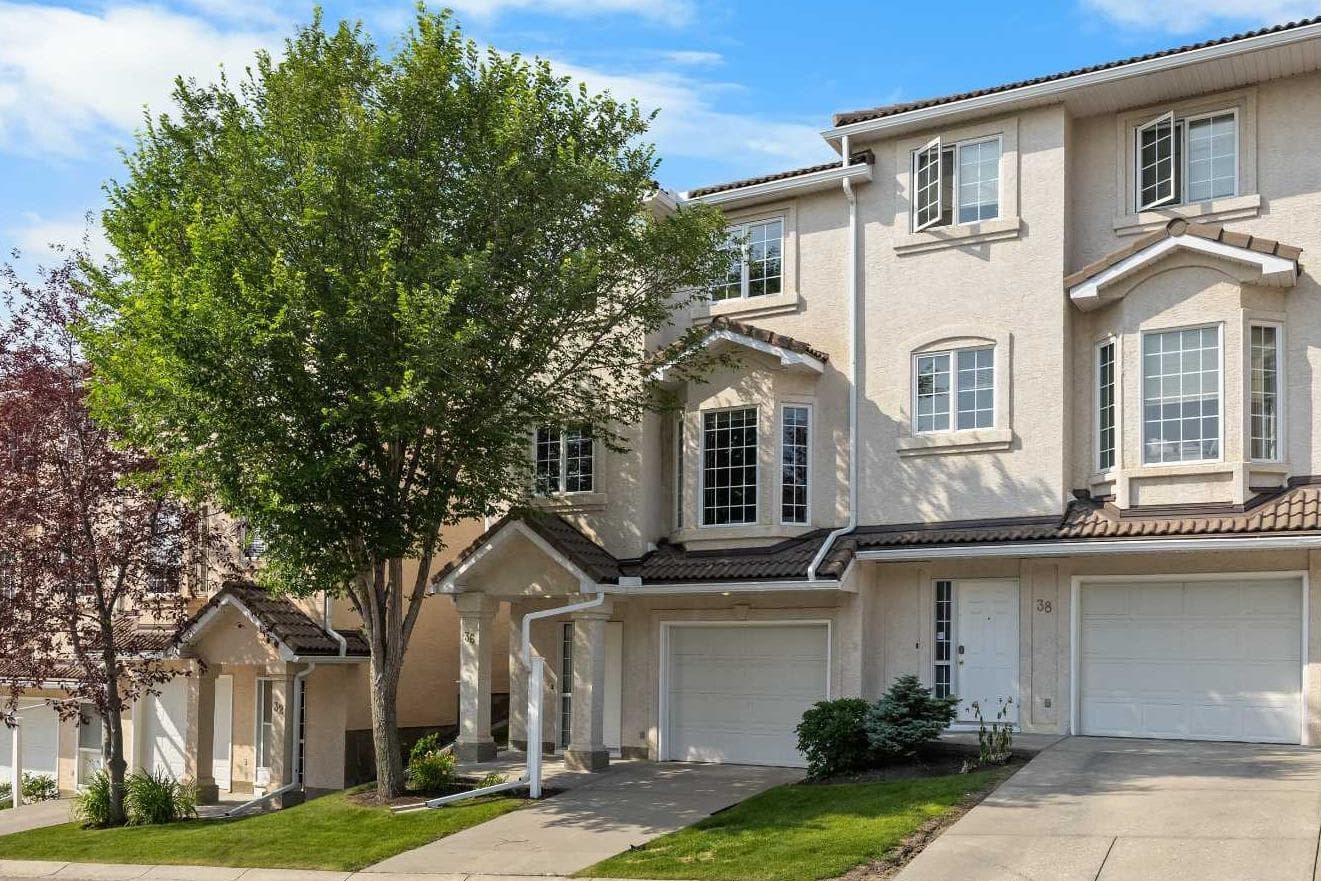 36 Hamptons Link NW — photo 1