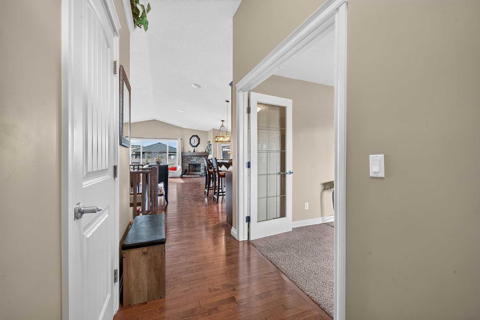 138 Hanson Drive NE — photo 2