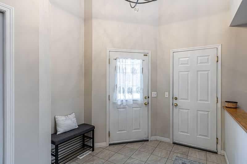 8389 saddleridge Drive NE — photo 3