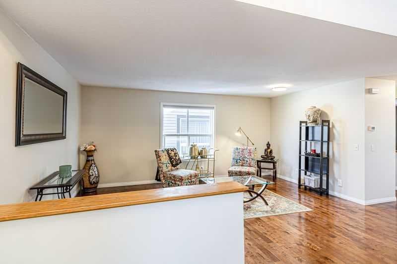8389 saddleridge Drive NE — photo 4