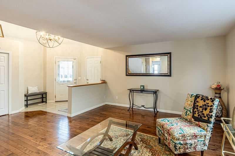 8389 saddleridge Drive NE — photo 5