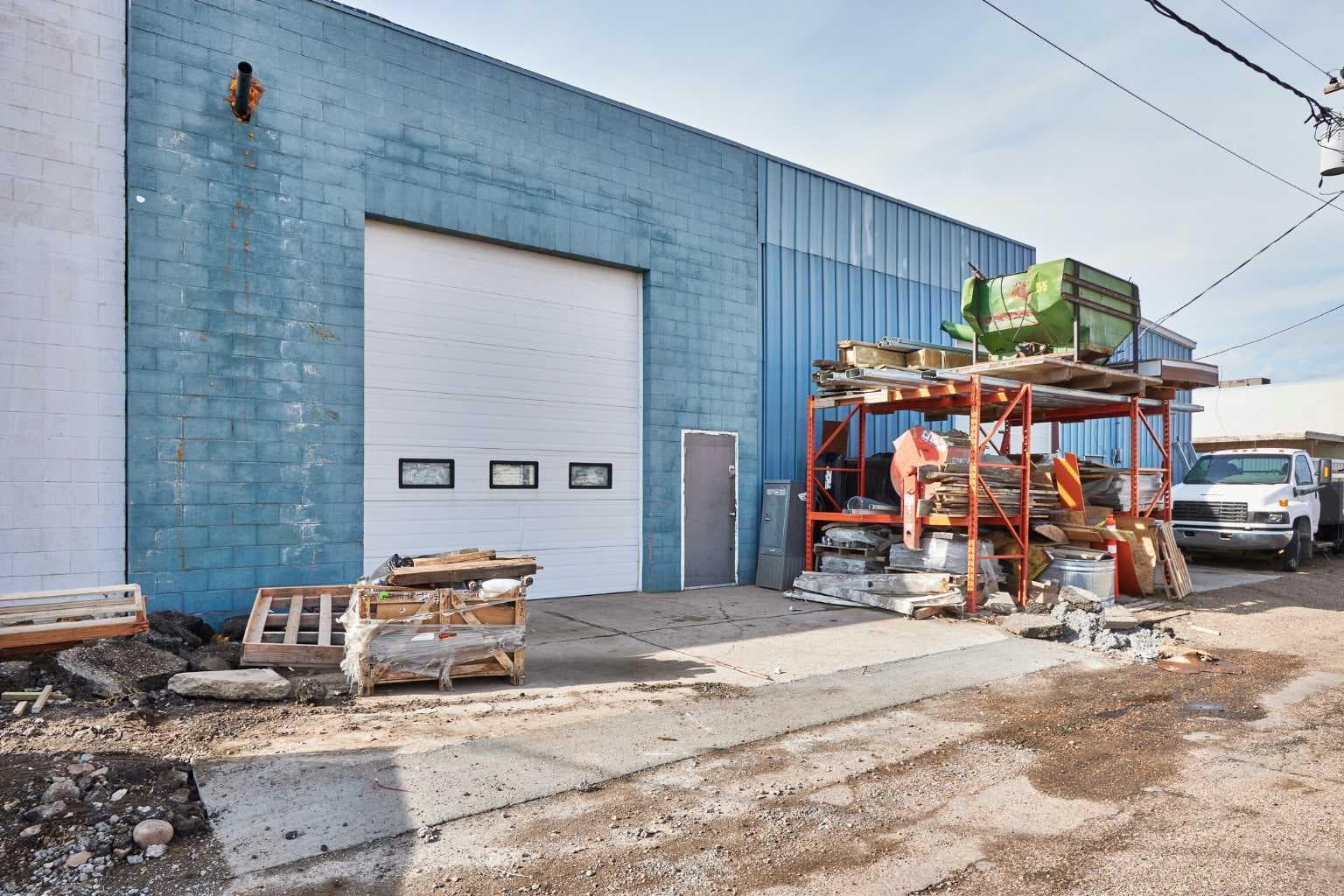 734 15 Street SW — photo 2
