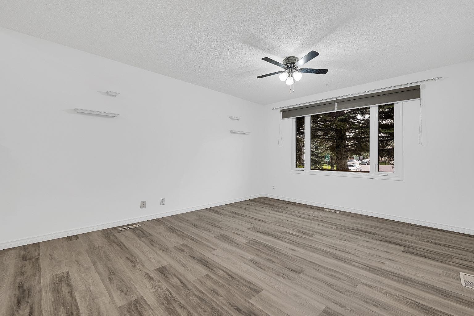 3614 39 Street NE — photo 5